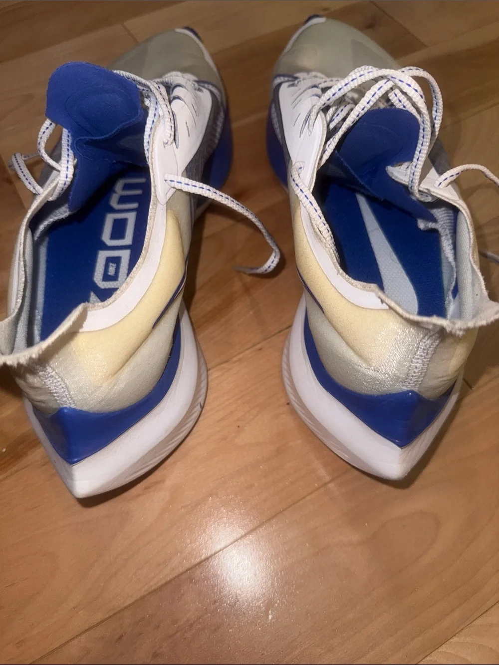 Nike Zoom Gravity Men's White and Blue Performance Running Shoes sz12 EUC